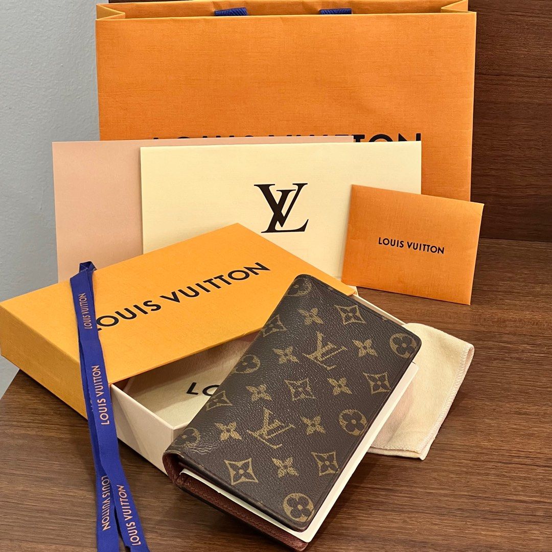 Authentic Louis Vuitton lv Monogram men Wallet, Men's Fashion, Watches &  Accessories, Wallets & Card Holders on Carousell