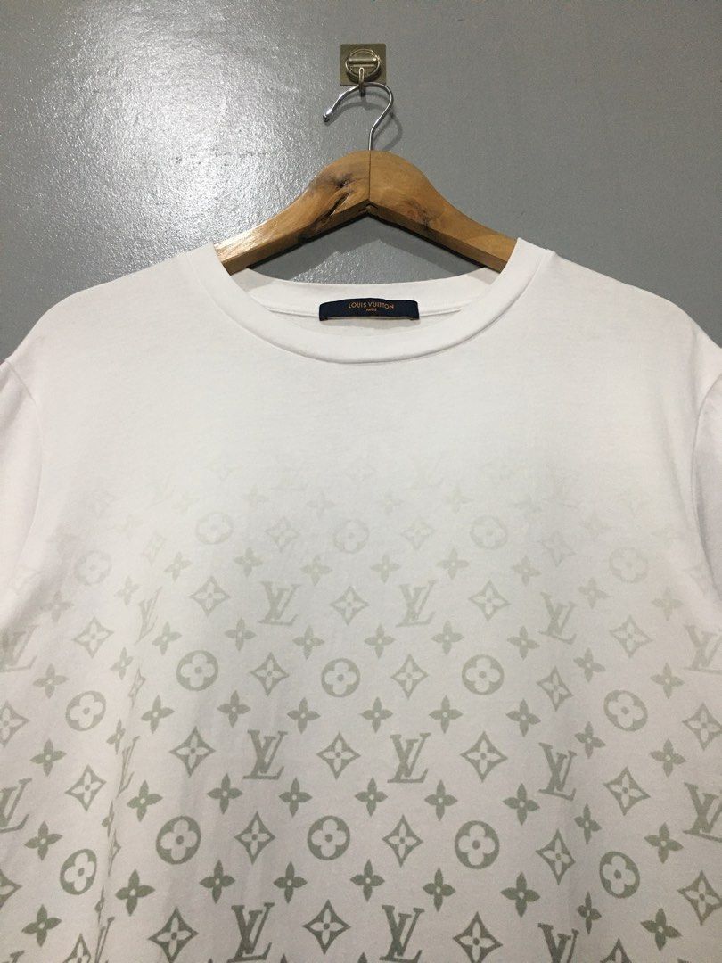 Louis Vuitton LV Monogram gradient T-shirt, Men's Fashion, Tops & Sets,  Tshirts & Polo Shirts on Carousell