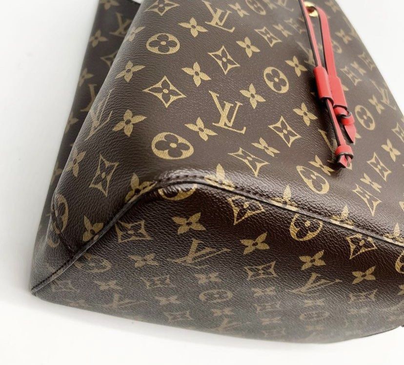 Louis Vuitton Neonoe BB Brown in Coated Canvas/Shearling with Gold