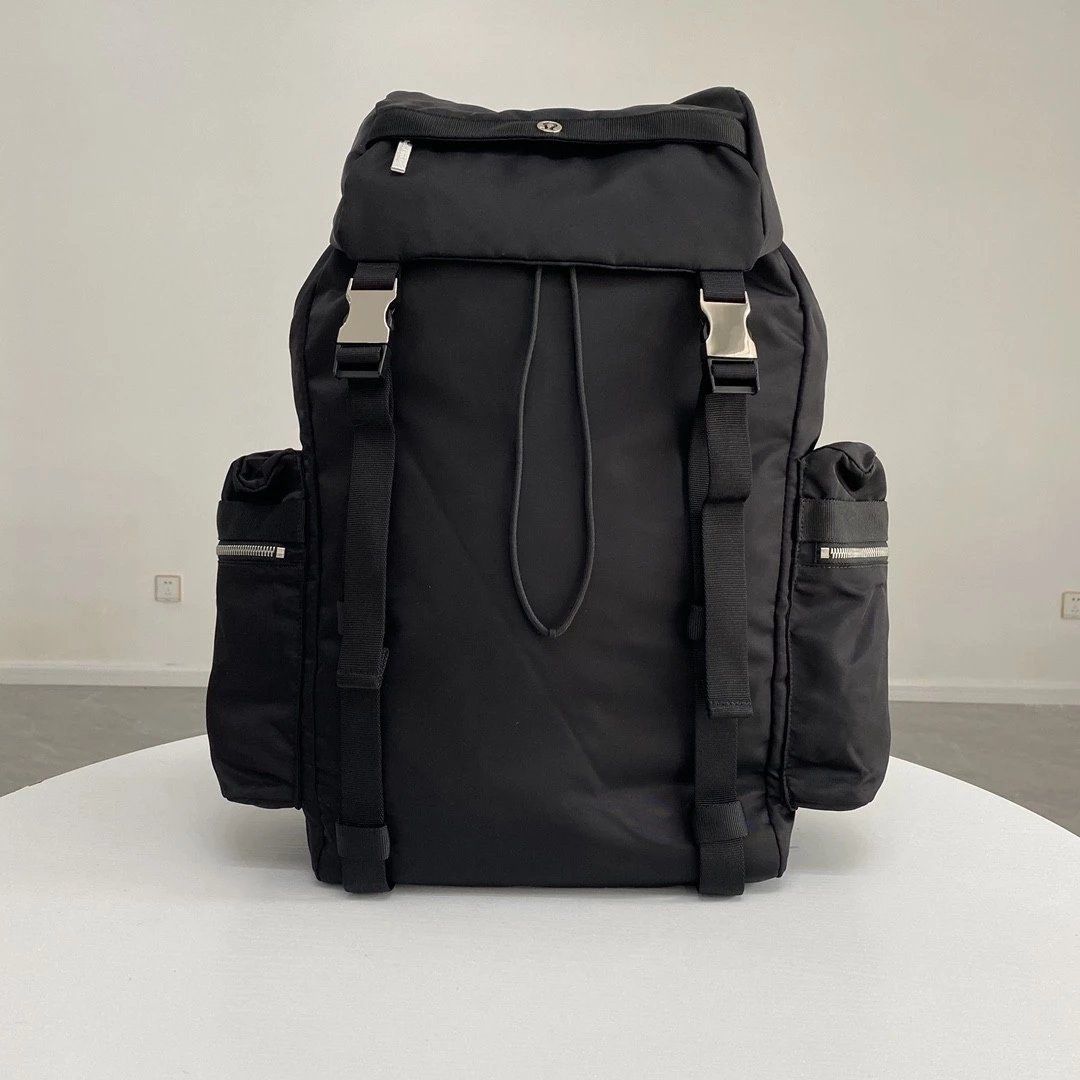 Adidas Yoga Backpack 瑜珈背囊, 女裝, 手袋及銀包, 背囊- Carousell