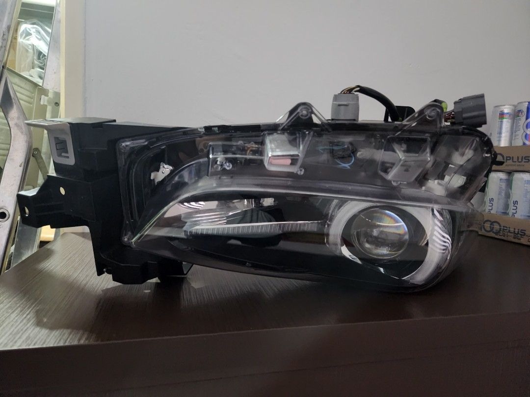 Original Mazda 3 2017 deluxe headlight unit right side, Car Accessories