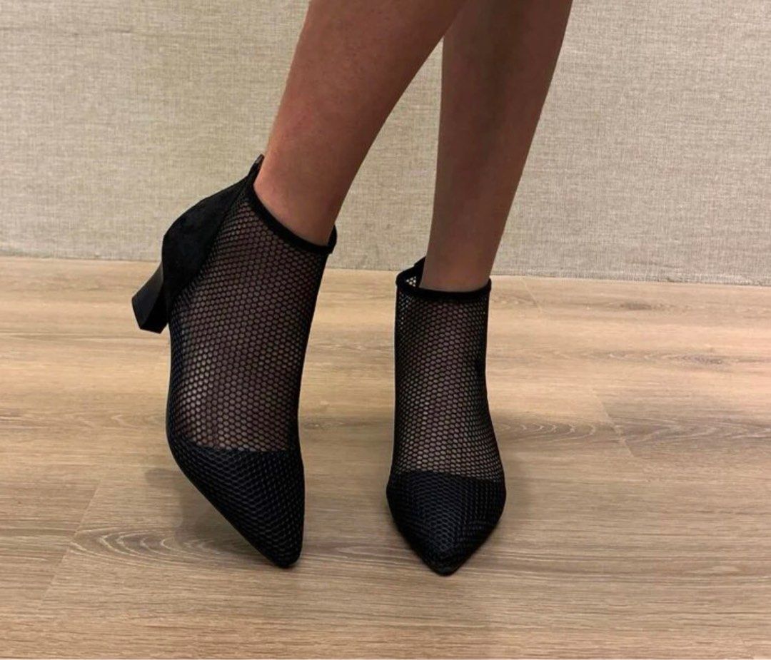 Sale ‼️Mesh Boots‼️ (Category: Boots) located in Iloilo. Submitted by krissy10 (Listing ID 1234151911, Image 2). Description: 🎀Please read before buying 🎀 🎈Brand/Size: Shein /35Eu /UK4 💟PRELOVED Footwear in good condition. Pls manage your expectations. May show signs of usage. ❣️No return/refund 💖Used twice (sa photo shoot and sa online costume school program/event) 🛍️RFS: Decluterring 💛No issue 💌Pls contact seller for faster transaction.