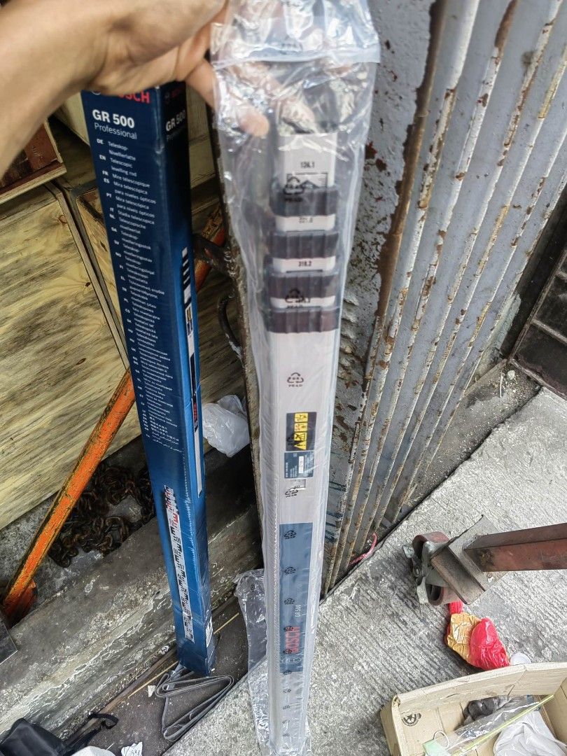 metal-post-for-auto-level-commercial-industrial-construction-tools