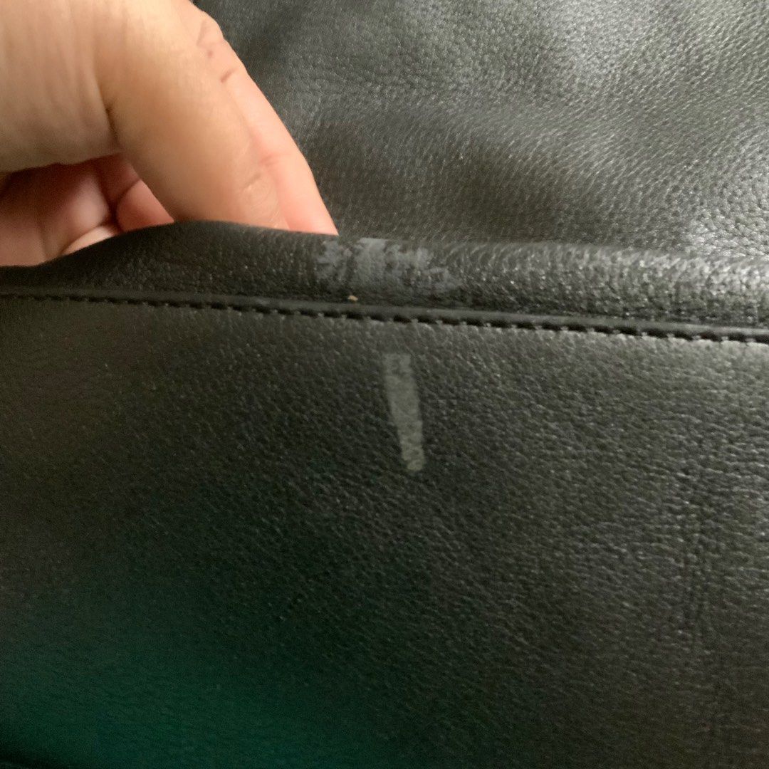 MK Michael Kors Black Two way/2-way Bag (Category: Cross-body Bags) located in Bulacan. Submitted by kylebns (Listing ID 1234101257, Image 3). Description: W - 12 in L - 10.5 in MEDIUM.