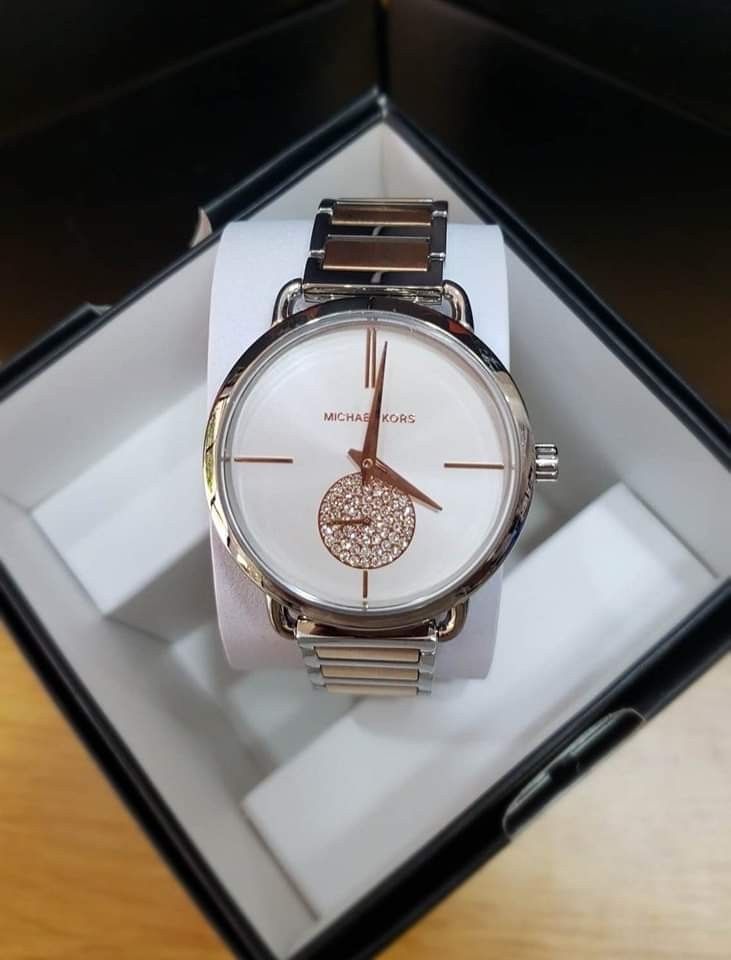Michael kors watch station top
