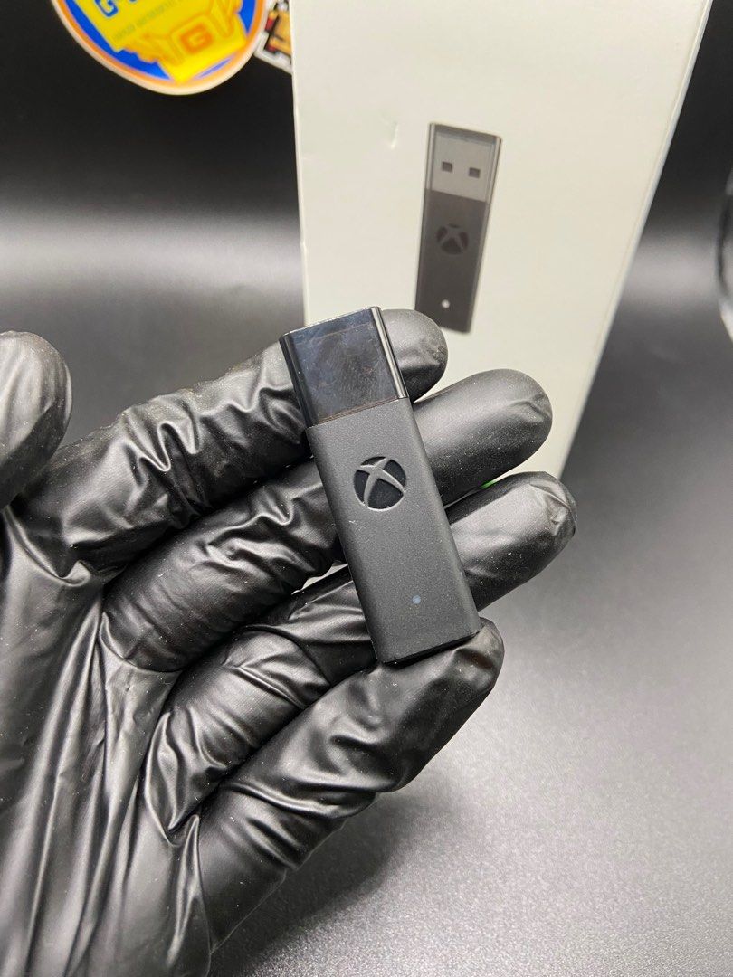 Microsoft Xbox One Wireless Adapter for Windows 10 Wireless Controller