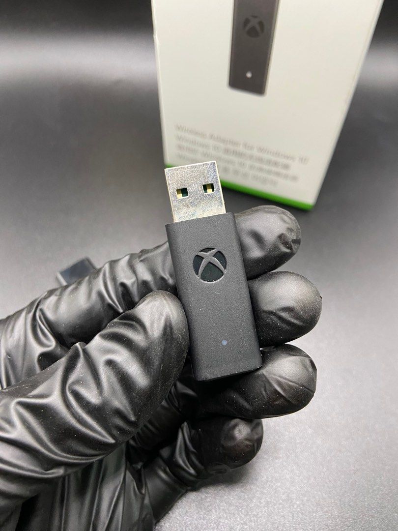 Microsoft Xbox One Wireless Adapter for Windows 10 Wireless Controller