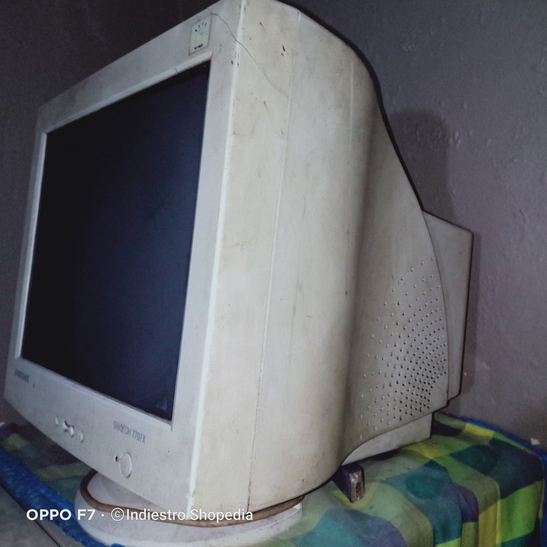 Monitor CRT Tabung Flat Samsung Samtron 77DFX, Elektronik, Bagian ...
