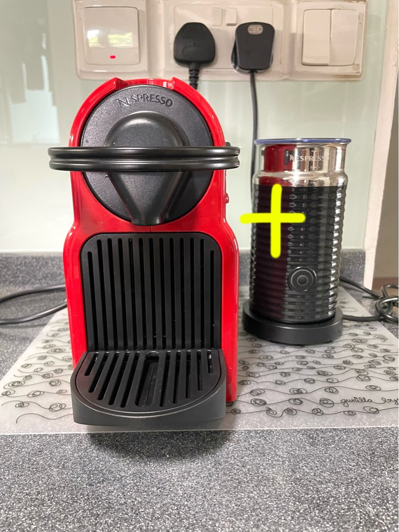 BUNDLE SET Nespresso Inissia Coffee Machine + Aeroccino3 , TV & Home