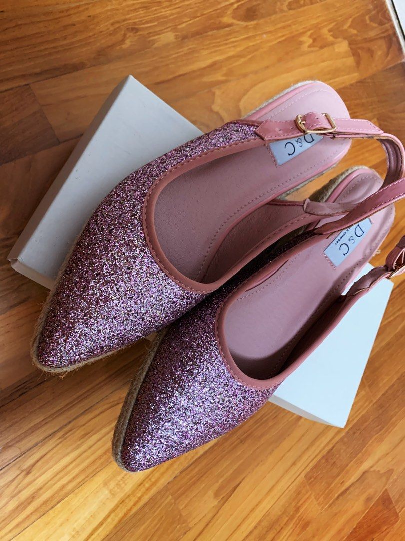 New shoes with box Women s Fashion Footwear Wedges on Carousell