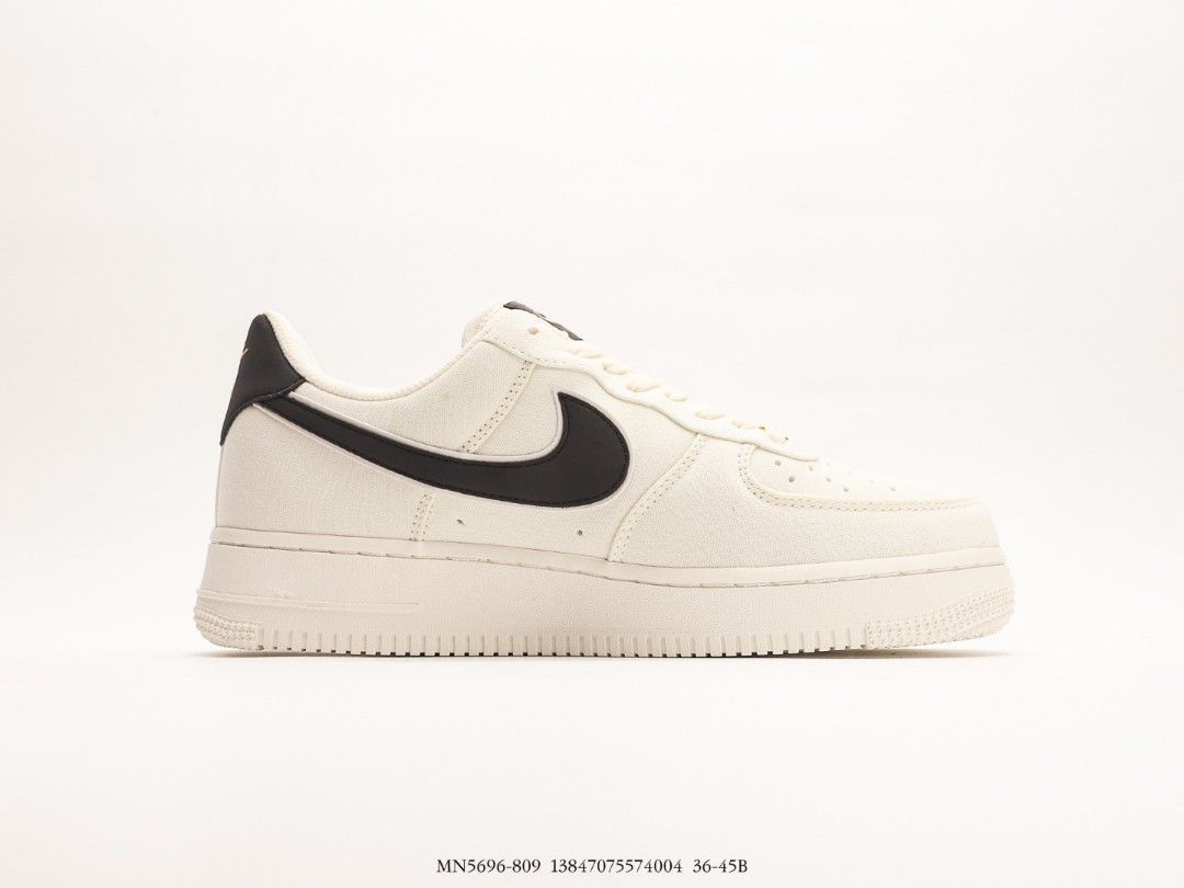 Nike Air Force 1 Low Essential