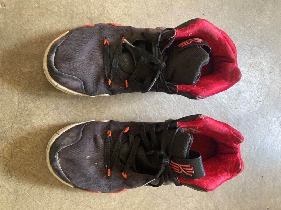Kyrie 4 discount black red