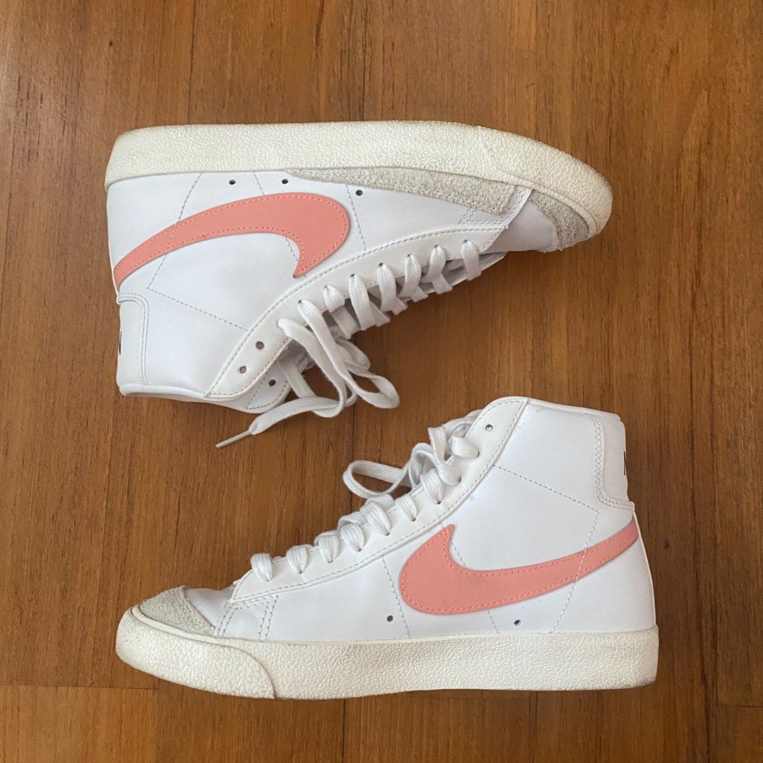 Sepatu on sale nike foam