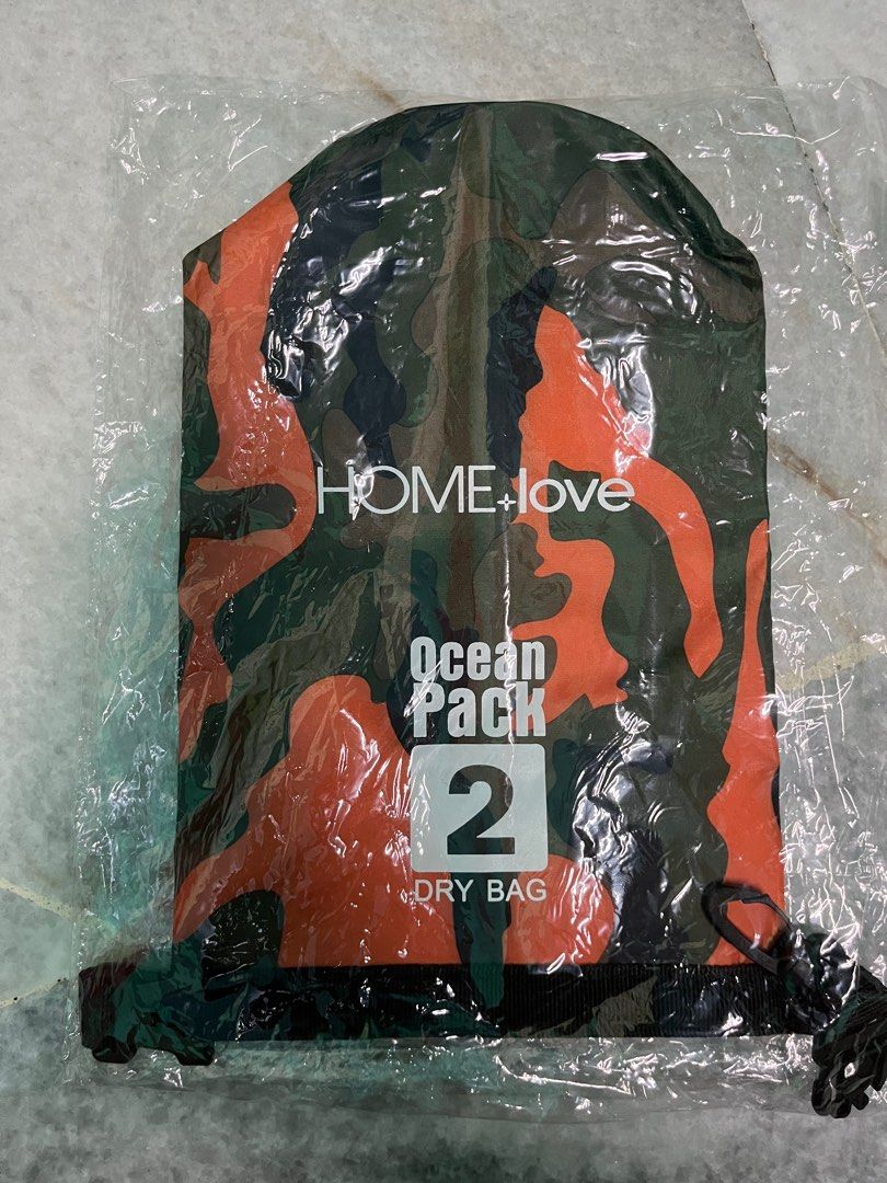 Ocean pack dry bag 2l, Sports Equipment, Sports & Games, Water Sports on Carousell