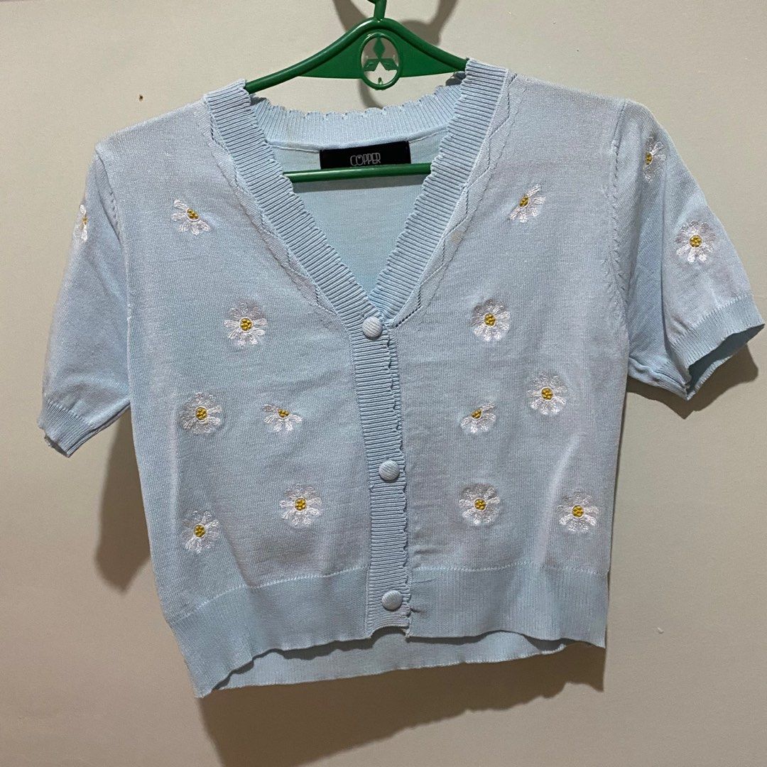 Pastel Blue Daisies Cami Crop Top (Category: Blouses) located in Malolos. Submitted by priothv (Listing ID 1234172258, Image 1). Description: PLS READ ‼️ NO LOWBALLING ‼️ LAST PRICE POSTED size: xs-s loc: malolos, bulacan mop: gcash, bpi mod: j&t, shopee checkout.