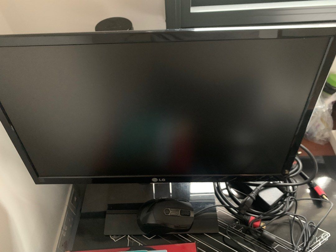 Pc bundle (Category: Monitor Screens) located in Singapore. Submitted by bashiro (Listing ID 1234167119, Image 1). Description: LG 22 inch monitor, CM storm gaming mouse, razor wired keyboard..