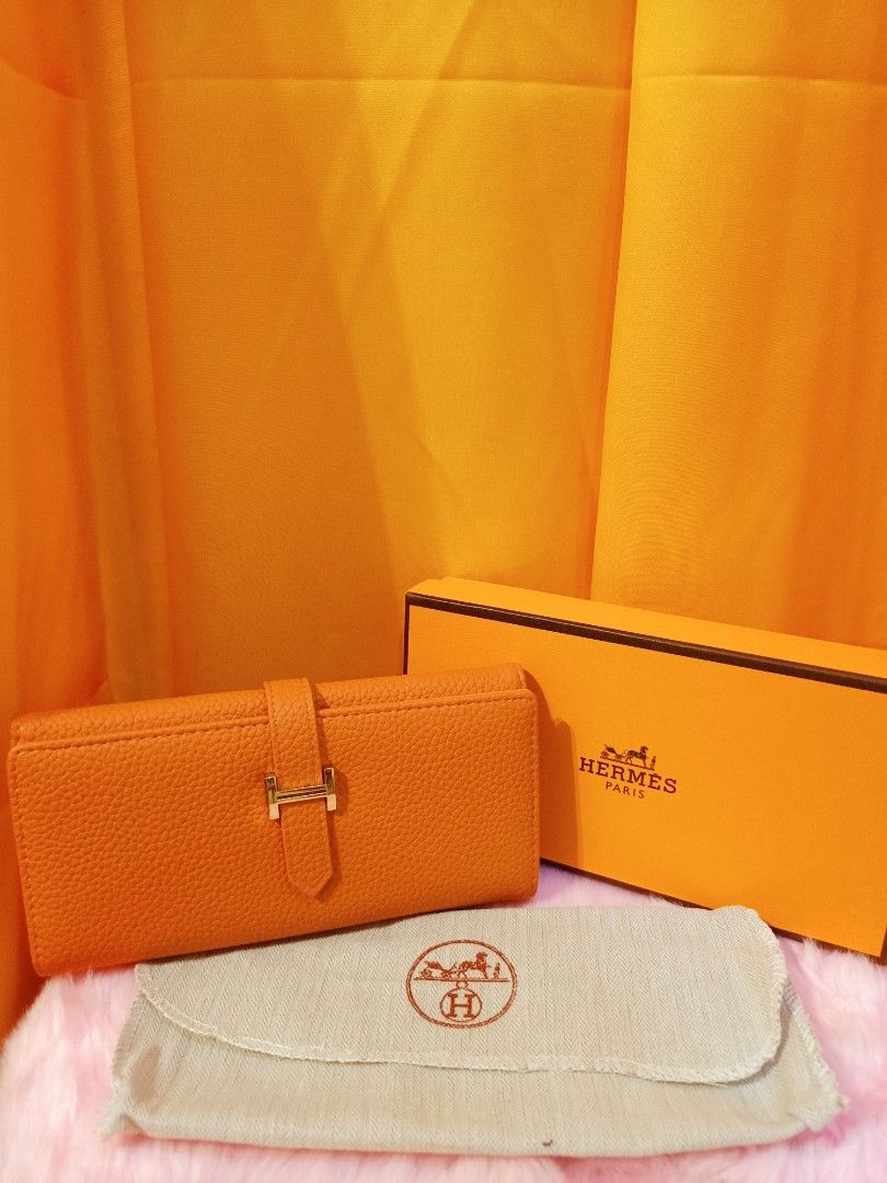 Preloved Hermes Long (Category: Luxury Bags & Wallets) located in Cebu City. Submitted by day.98 (Listing ID 1234067786, Image 1). Description: from USA pure togo leather coded & Etikita no flaws dust bag & box.