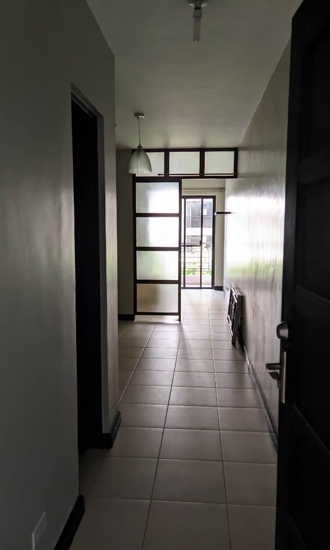 REDWOODS CONDOMINIUM FAIRVIEW Qc, Property, Rentals, Apartments