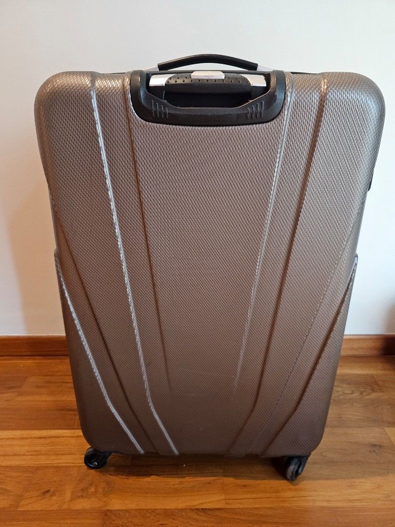 Samsonite 27' Spinner Suitcase Luggage with cracks, Hobbies & Toys