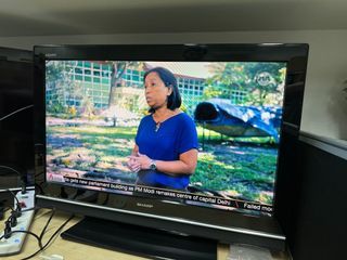 Sharp 32" LCD TV (Model: LC-32M400M-BK)