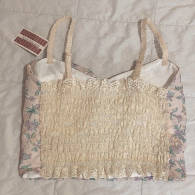 Crop Top with built in bra, Women's Fashion, Tops, Sleeveless on Carousell