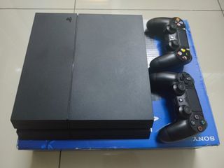 Sony Playstation 4 / PS4 500GB (Black)