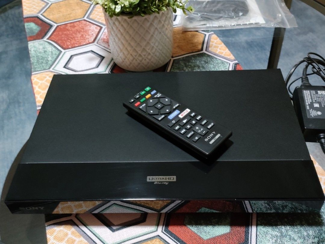 Sony Ultra HD 4K Bluray/DVD UBPX700, TV & Home Appliances, TV