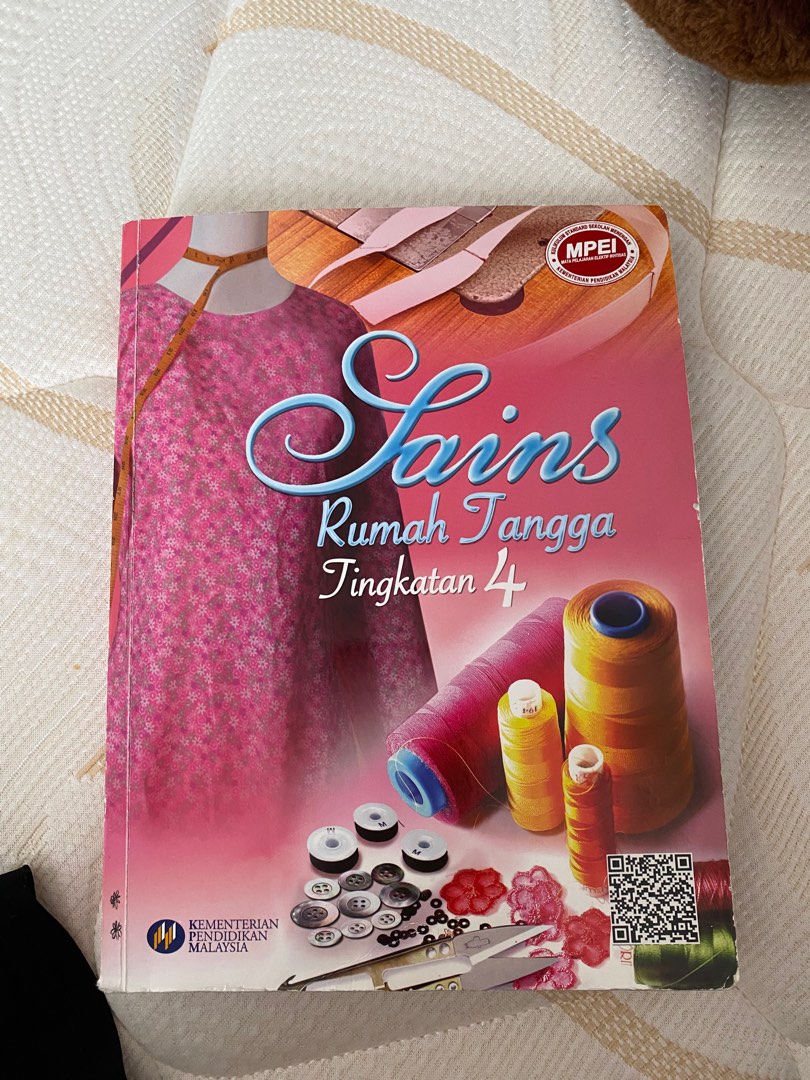 Srt sains rumah tangga tingkatan 4, Hobbies & Toys, Books & Magazines