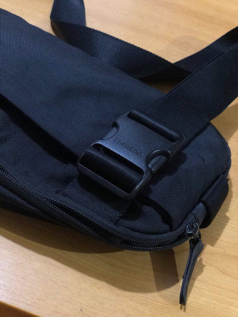 Tomtoc Body bag, Men's Fashion, Bags, Belt bags, Clutches and Pouches ...