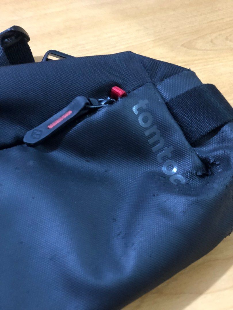 Sac Bandoulière Tomtoc Léger - Modèle T21S1D1, 4L, Noir, Quotidien Urbain