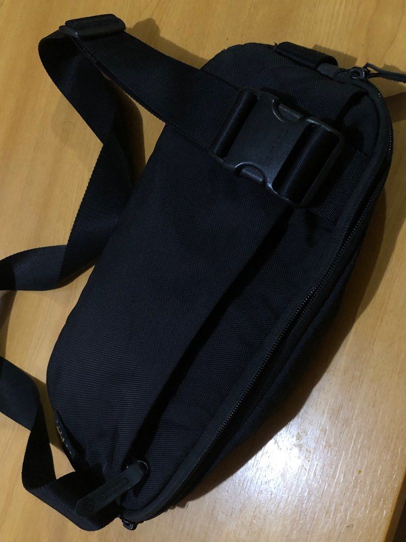 Tomtoc Body bag, Men's Fashion, Bags, Belt bags, Clutches and Pouches ...