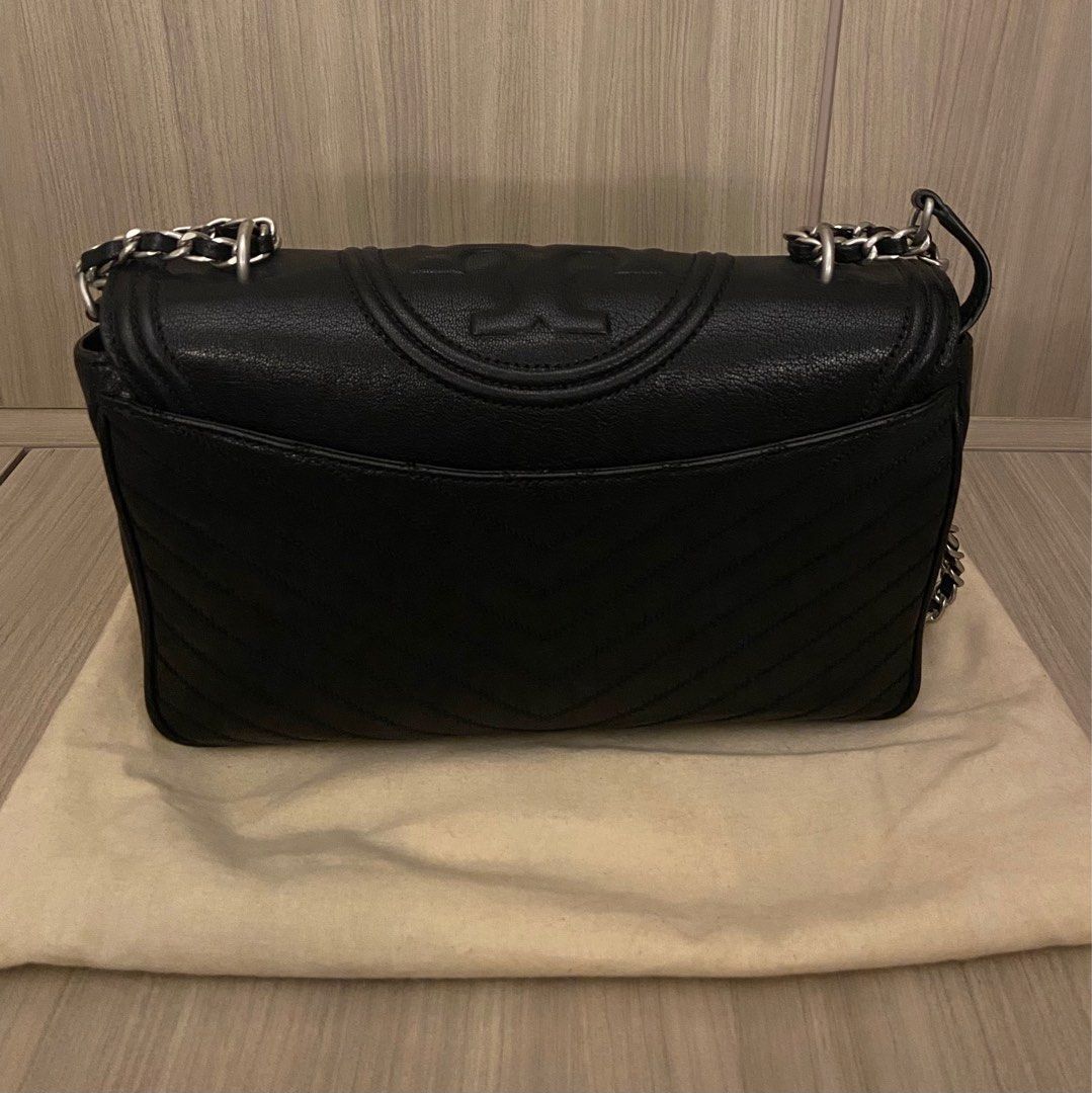Tory burch fleming best sale distressed flap shoulder bag