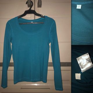 Uniqlo long sleeve top
