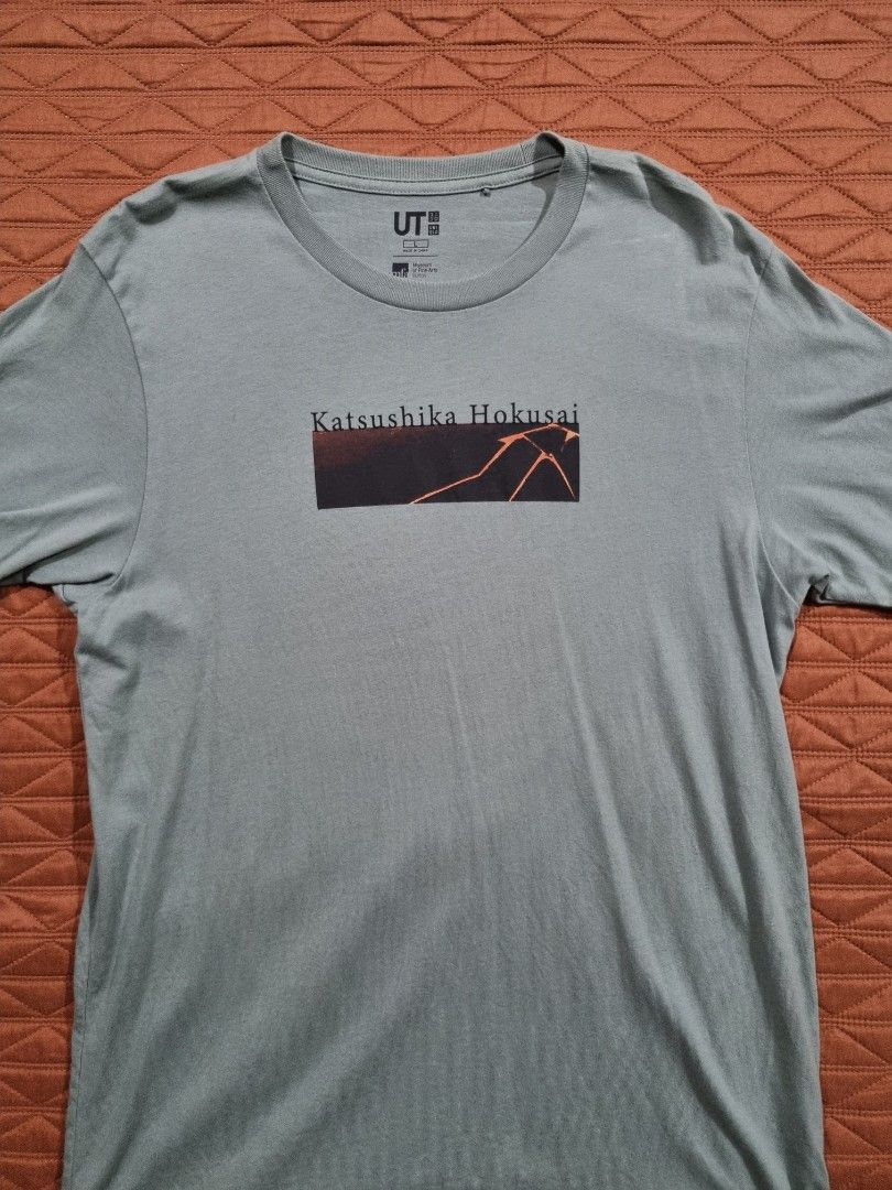 Uniqlo MOMA UT (Category: Tshirts & Polo Shirts ) located in San Fernando. Submitted by hapinuyir (Listing ID 1234191592, Image 1). Description: Bought impulsively and never got to use it so stored lang sa cabinet and can pass as brand new. Has a nice back print. No issues.