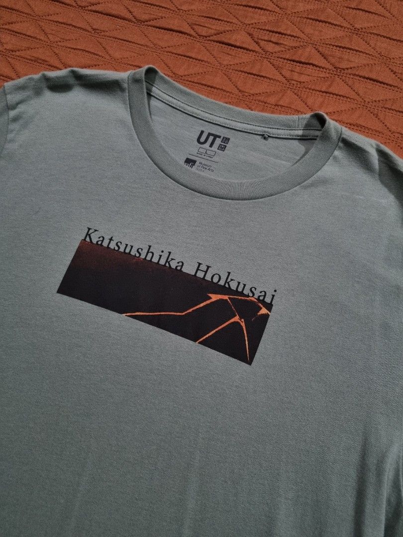 Uniqlo MOMA UT (Category: Tshirts & Polo Shirts ) located in San Fernando. Submitted by hapinuyir (Listing ID 1234191592, Image 2). Description: Bought impulsively and never got to use it so stored lang sa cabinet and can pass as brand new. Has a nice back print. No issues.
