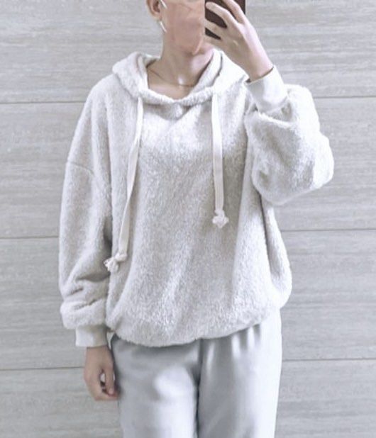 Faux Fur Teddy Hoodie Jacket Dirty white Small Med Urban Outfitters Women s Fashion Coats Jackets and Outerwear on Carousell
