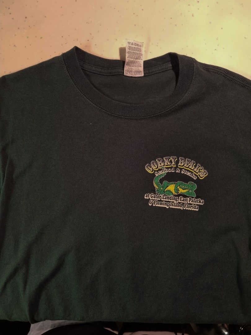 Jerzees Heavyweight Blend Shirt (Category: Tshirts & Polo Shirts ) located in San Fernando. Submitted by hapinuyir (Listing ID 1234179982, Image 3). Description: Measurements: 18.5 x 27 Decluttering and selling this heavyweight blend Jerzees shirt. Bought it at an ig shop and never got to wear it since the shirt is too small for me (check pics for dimensions) Has a super nice back print, shirt has no issues and looks brand new. No noticeable disc