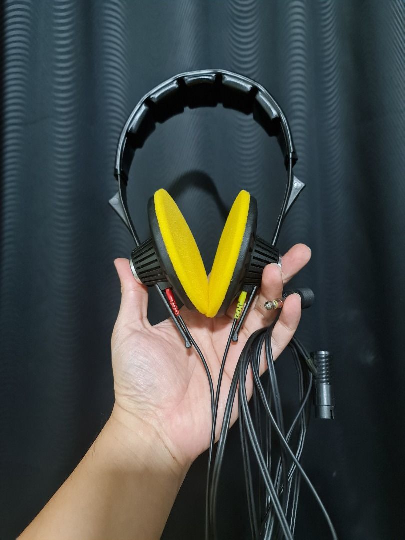Vintage Sennheiser HD 424x headphones