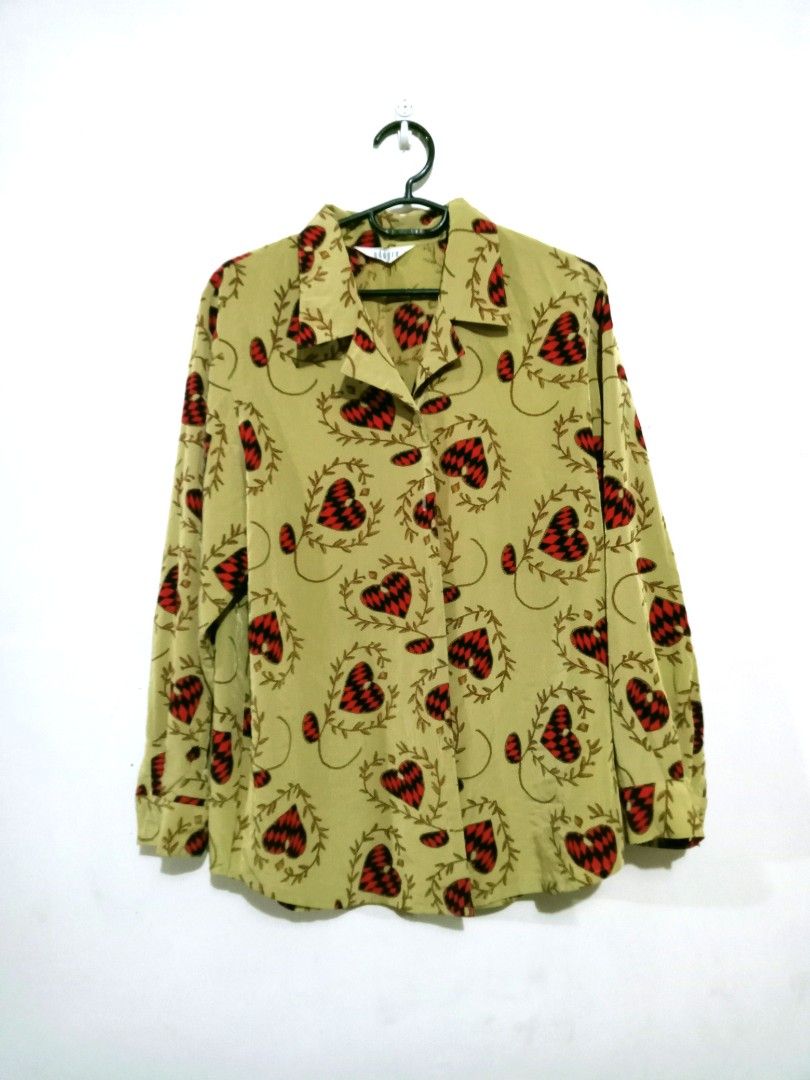 Vintage Style Long Sleeved Top (Category: Longsleeves) located in Quezon City. Submitted by help_ahoarder (Listing ID 1234234044, Image 1). Description: Dimensions to follow or dm me..