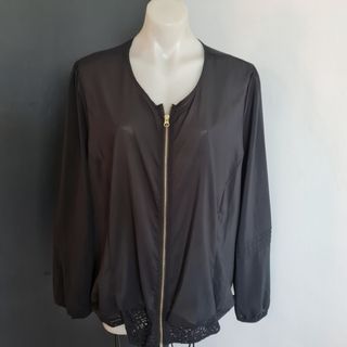 Women's size 22 'JUNAROSE' Gorgeous black lace back light zip jacket top - EUC