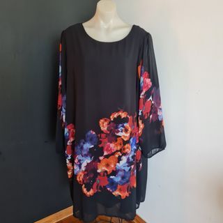 Women's size 26 'YUMI' Gorgeous floral tunic shift dress - EUC