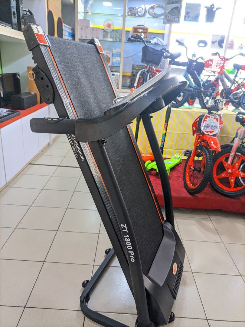 ZERO 0523/ZT1800 PRO TREADMILLDGTL METER/FOLD/ELEC, Sports Equipment