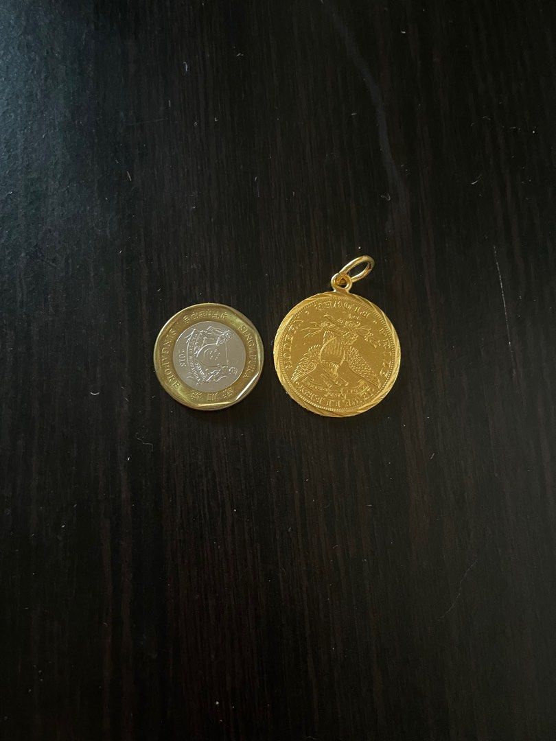 Queen elizabeth gold coin pendant online