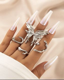 4pcs Butterfly Decor Structured Ring