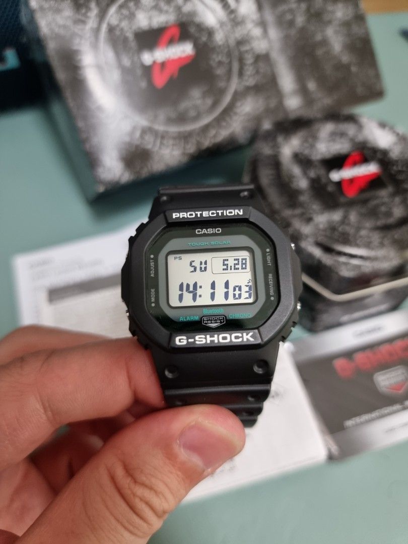 G shock square best sale solar