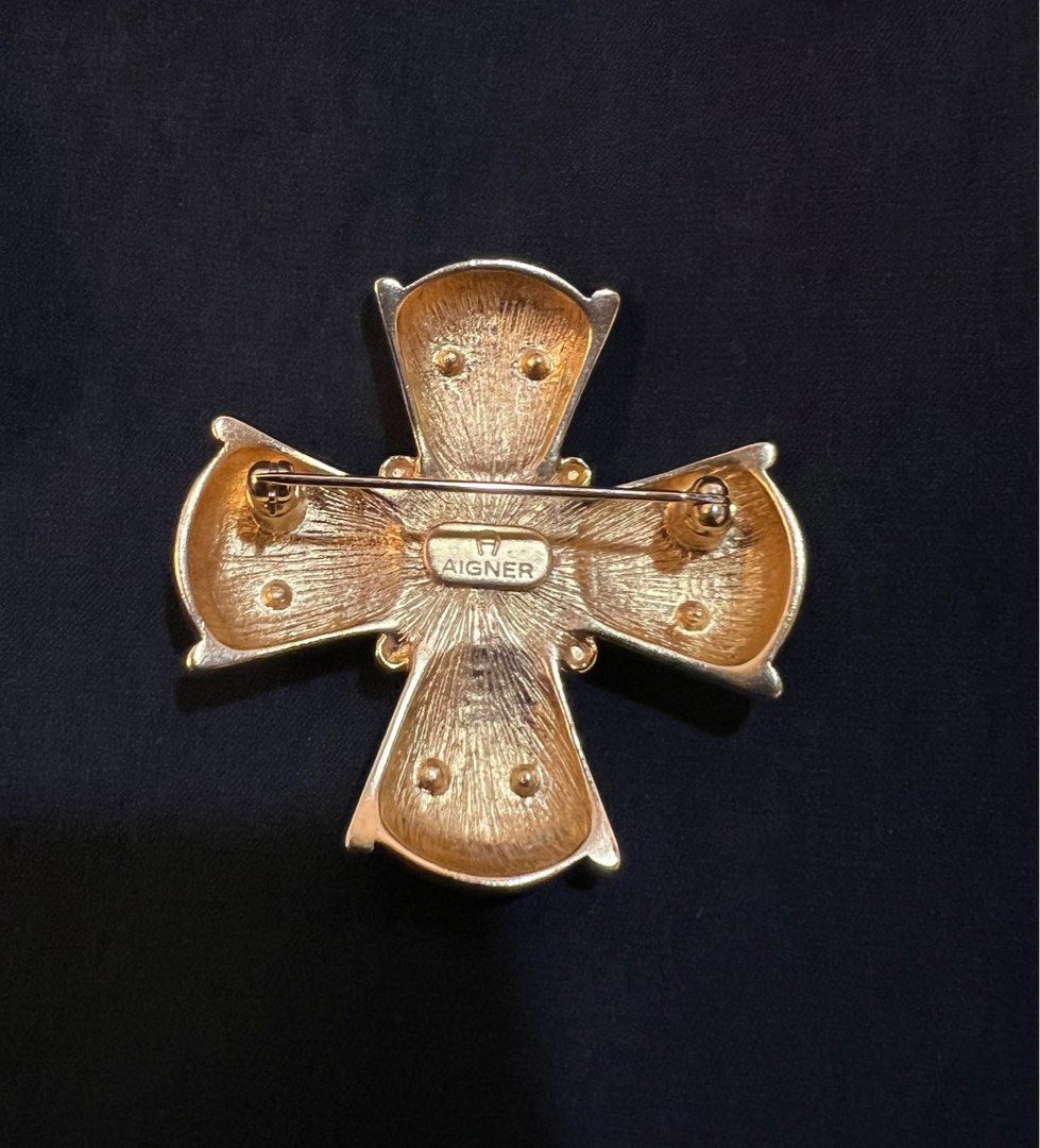 Aigner brooch sales