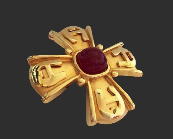 Aigner brooch hotsell
