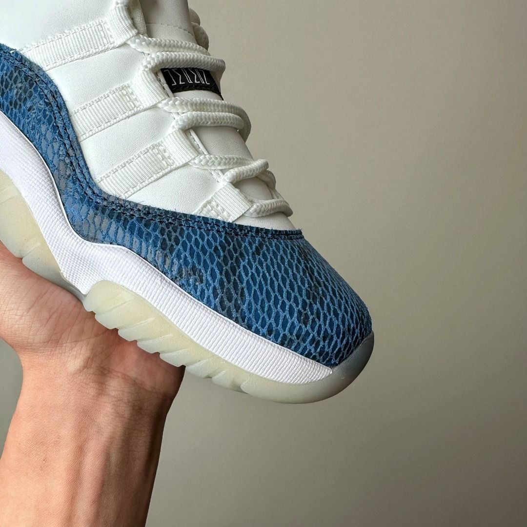 Air Jordan AJ11 Low Blue