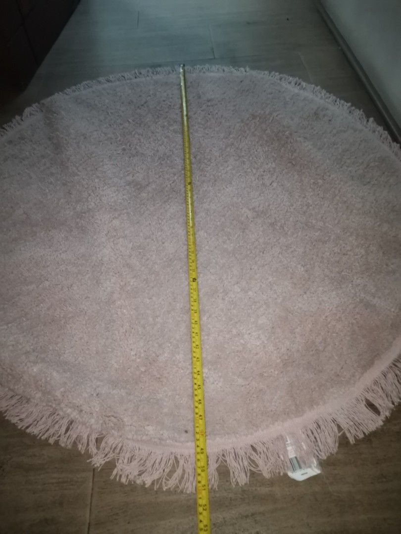 Anko Round Pink Carpet, Furniture & Home Living, Home Decor, Carpets