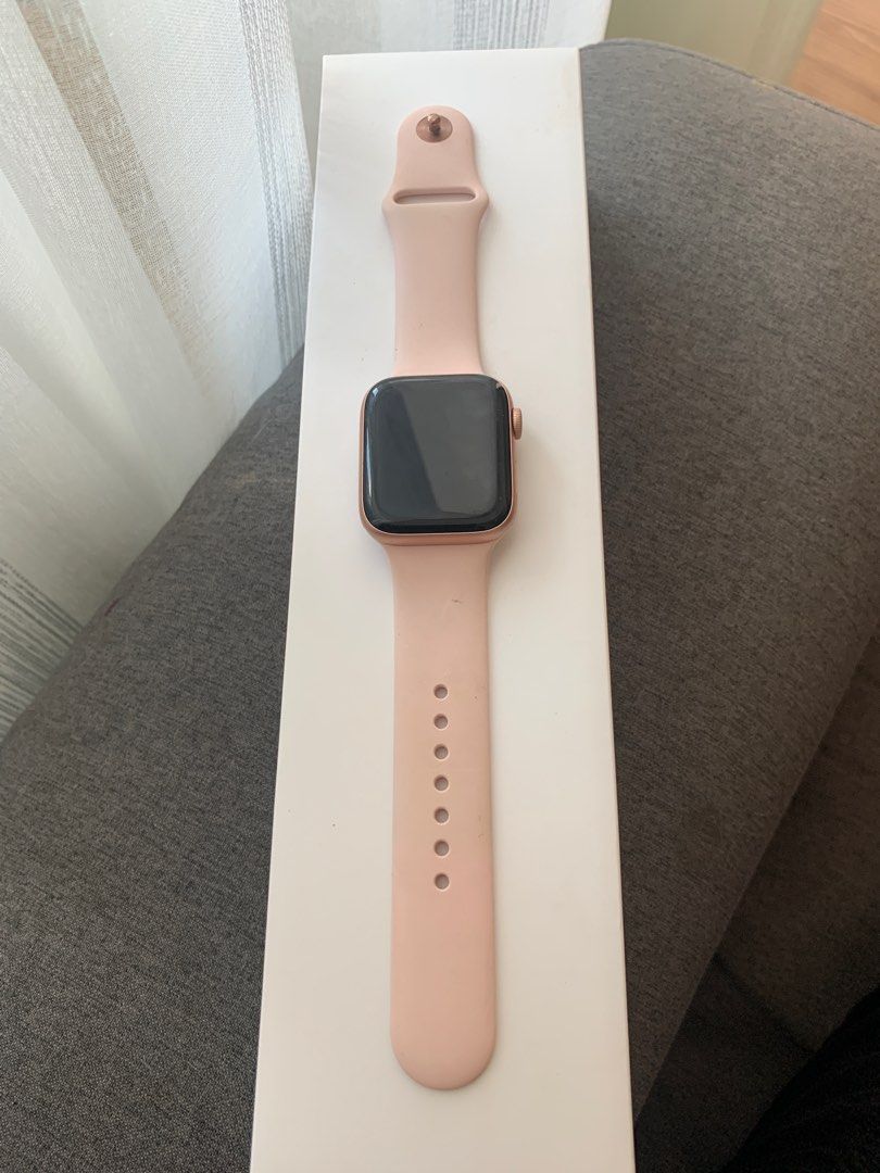 Apple Watch S5 44mm Gold Aluminium Case with Pink Sport Band